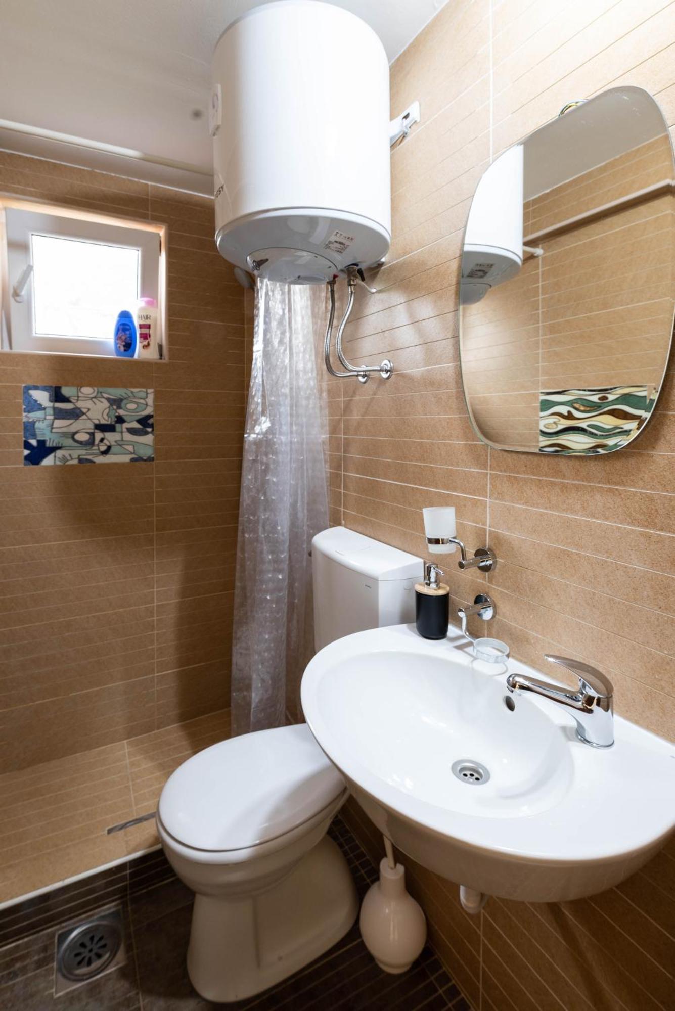 Studio Apartment Cudo Nevidjeno Karuc Ngoại thất bức ảnh